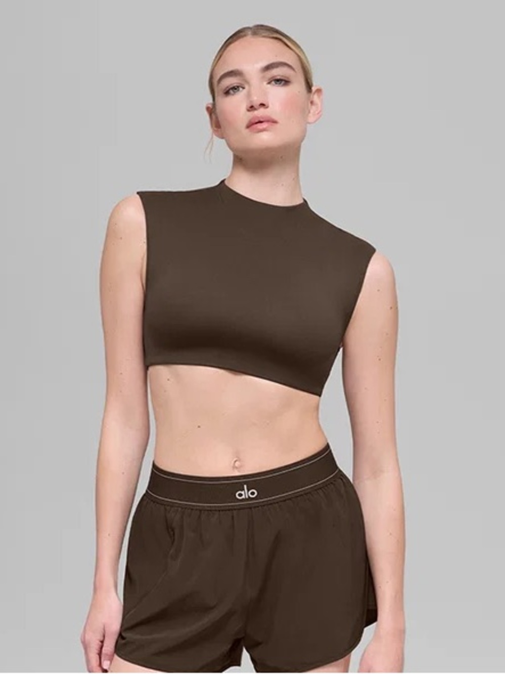 ALO Yoga Softsculpt Capped Out Short Sleeve in Espresso - M